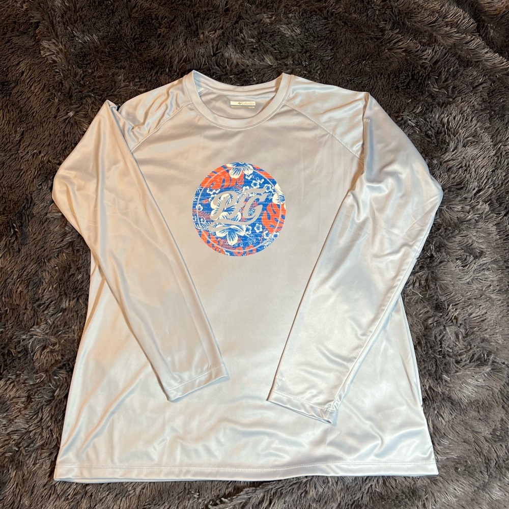 Woman’s Columbia Omni Shield Grey Long Sleeve Shirt 1X